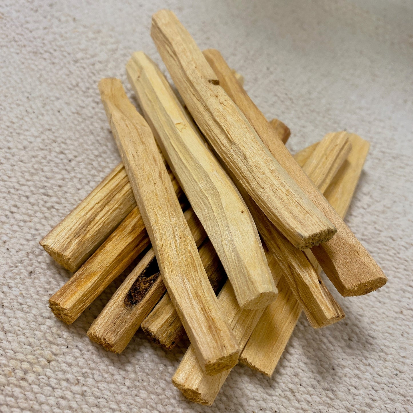 50 Grams of Premium Palo Santo Smudging Sticks - 優質秘魯聖木 （50克） - IOSOI Skin Lab